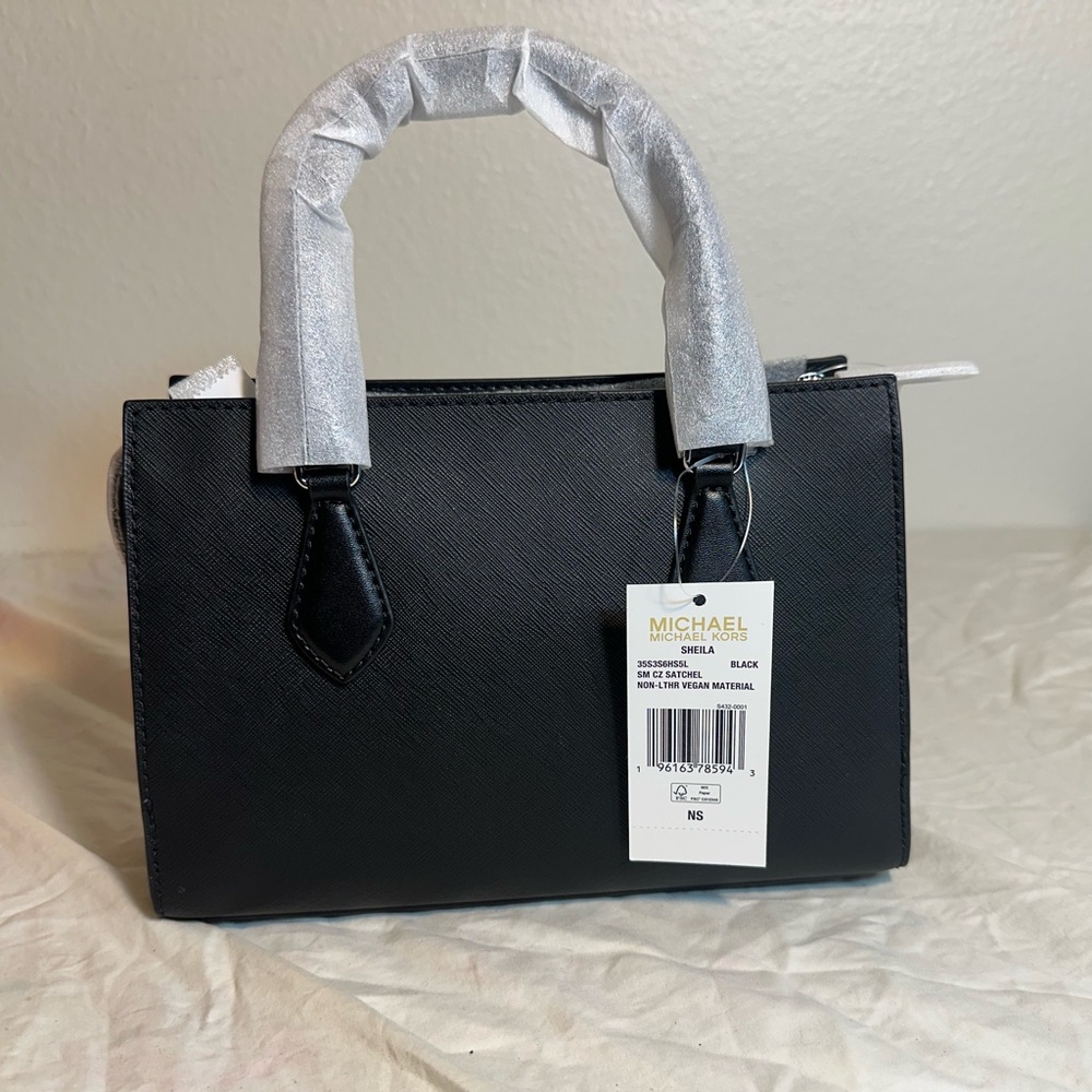 NWT Michael Kors Sheila Small Saffiano Vegan Leather Satchel in black - Picture 9 of 14